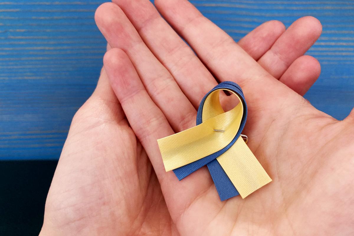 Ukraine-Solidaritäts-Ribbon der Marien Apotheke in 1060 Wien