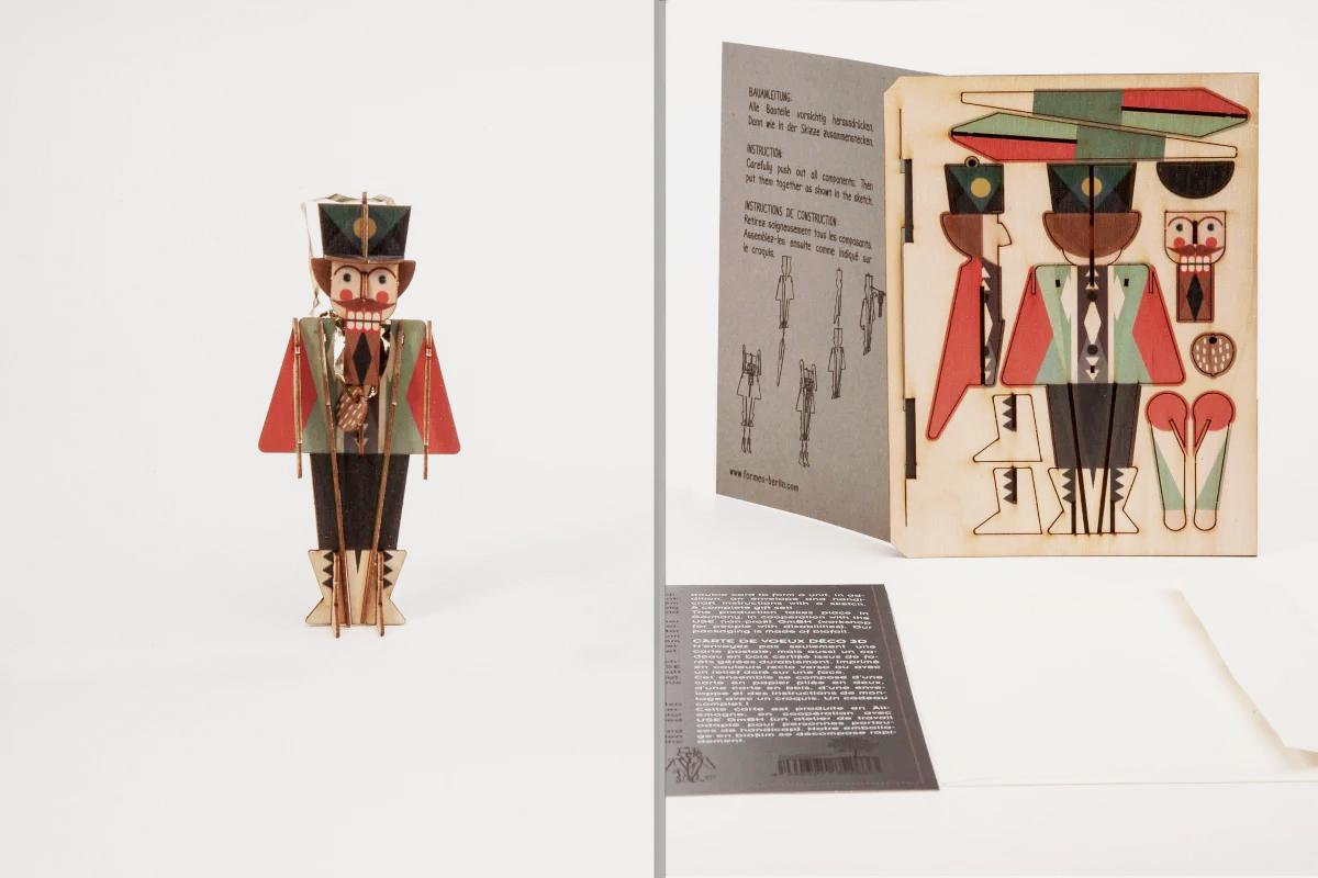 3D Deko-Grußkarte aus Holz mit Nussknacker-Motiv von Formes Berlin