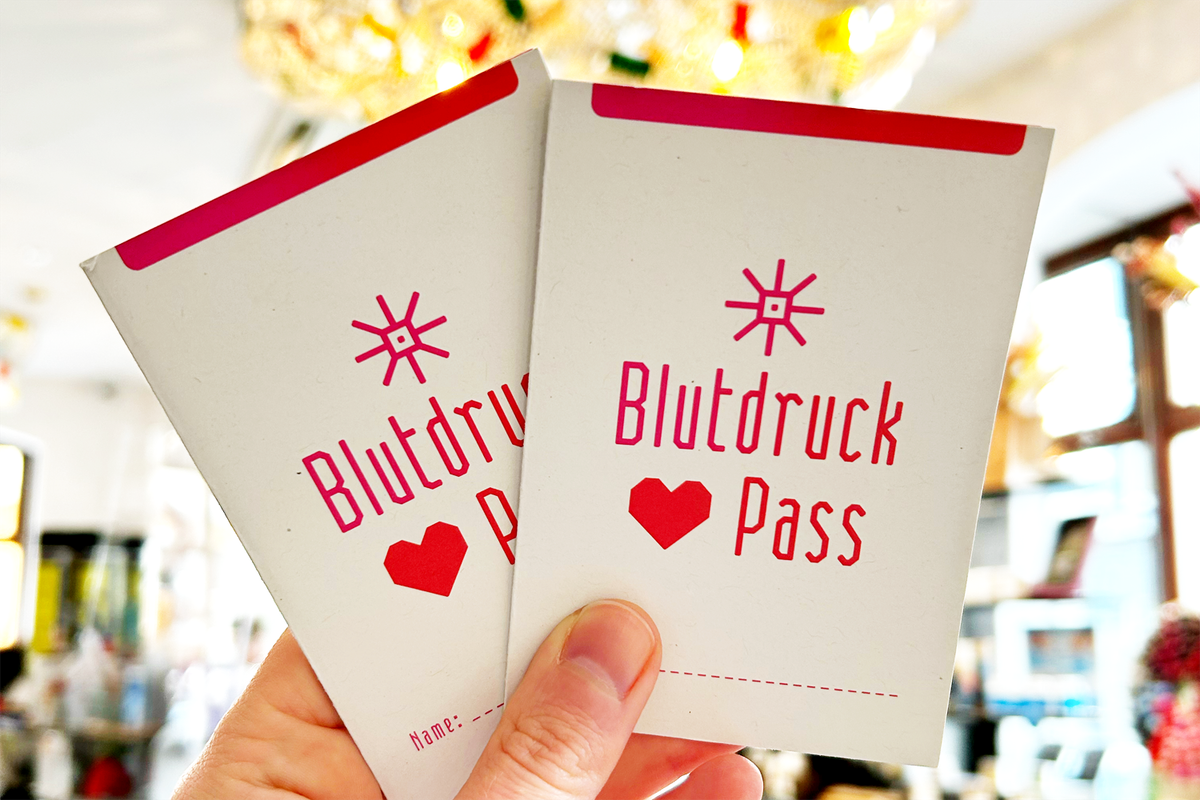 Eigens designter Blutdruckpass der Marien Apotheke Wien